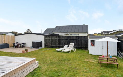 Sofine - 250M from the Sea: 