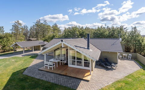 Saana - 700M from the Sea: Dach, Hütte, Zuhause, Schatten, Abstellgleis, Bauernhaus, Veranda, Outdoor Struktur, Gartenbauten