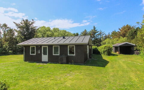 Ylva - 650M from the Sea: Holz, Zuhause, Veranda, Deck, Hartholz, Dach, Holzbeize, Holzboden, Eco Hotel