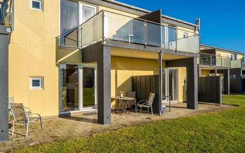 Risker - 70M from the Sea: Hütte, Hinterhof, Garten, Gartenbauten, Schuppen, Abstellgleis, Gartenmöbel, Blockhaus, Outdoor Struktur, Hütte