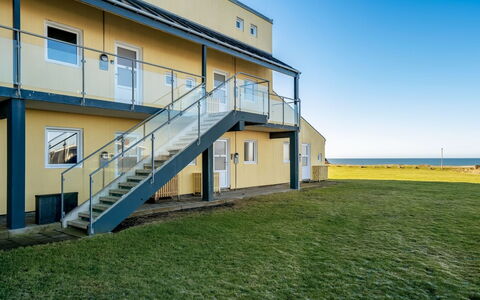 Risker - 70M from the Sea: Hütte, Hinterhof, Garten, Gartenbauten, Schuppen, Abstellgleis, Gartenmöbel, Blockhaus, Outdoor Struktur, Hütte