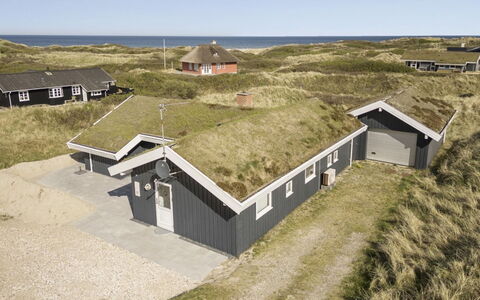 Solvejg - 150M from the Sea: Schwimmbad, Gartenmöbel, Möbel, Resort, Flagstone, Eco Hotel, Schatten, Stuhl, Freizeit, Estate