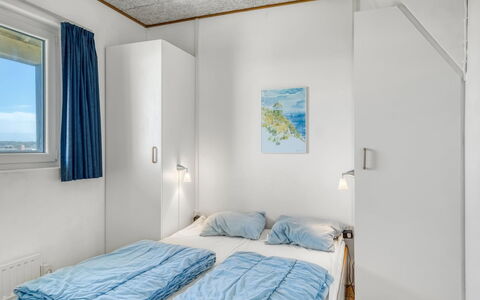 Salka - 150M from the Sea: Schlafzimmer, Fussboden, Decke, Interior Design, Bett, Bettdecke, Flooring, Bedding, Bettrahmen, Linens