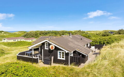Kasperi - 250M from the Sea: Die Architektur, Dach, Zuhause, Verbundwerkstoff, Daylighting, Abstellgleis, Auffahrt