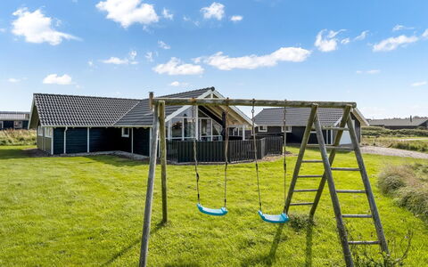 Freya - 200M from the Sea: Dach, Haus, Wohngebiet, Zuhause, Estate, Hütte, Design