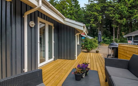 Aniki - 1.4Km from the Sea: Die Architektur, Dach, Zuhause, Verbundwerkstoff, Daylighting, Abstellgleis, Auffahrt