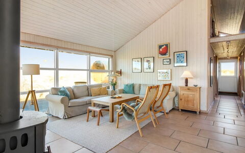Åmunde - 150M from the Sea: Interior Design, Möbel, Flooring, Fussboden, Holz, Decke, Couch, Zimmer, Holzboden, Wohnzimmer