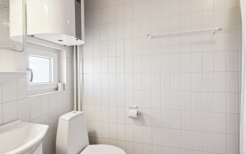 Eydis - 150M from the Sea: Toilleten Sitz, Wand, Armatur, Toilette, Badezimmer, Interior Design, Flooring, Fussboden, Sinken, Bad Sink
