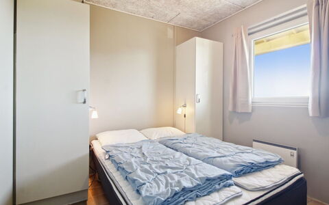 Eydis - 150M from the Sea: Schlafzimmer, Bett, Bettdecke, Bedding, Fussboden, Bettrahmen, Flooring, Decke, Interior Design, Zimmer