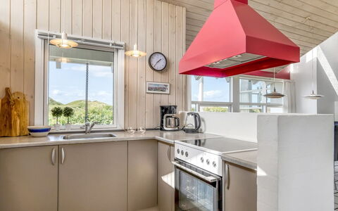 Anne - 100M from the Sea: Küche, Interior Design, Flooring, Küchengerät, Countertop, Möbel, Decke, Holz, Fussboden, Light Fixture