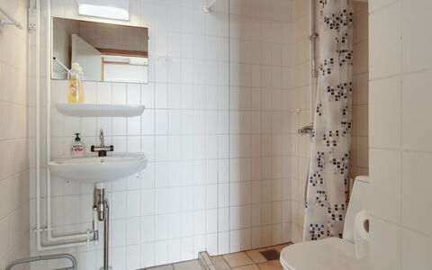 Tomte - 70M from the Sea: Armatur, Wand, Badezimmer, Interior Design, Flooring, Fussboden, Bad Sink, Sinken, Installation, Toilette