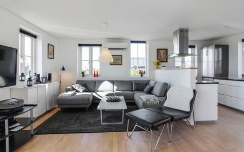 Adrian - 200M from the Sea: Möbel, Interior Design, Flooring, Couch, Fussboden, Decke, Wohnzimmer, Tabelle, Stuhl, Zimmer