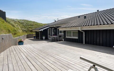 Alyssa - 300M from the Sea: Pflanzengemeinschaft, Sonnenlicht, Krautige Pflanze, Garten, Plantage, Landwirtschaft, Bauernhof