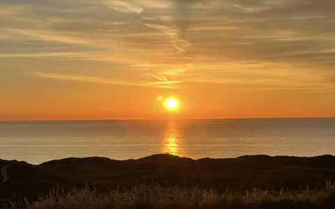 Alyssa - 300M from the Sea: Himmel, Sonne, Horizont, Daytime, Afterglow, Sonnenuntergang, Orange, Gelb, Dämmerung