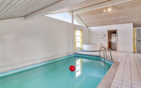 Gesine - 900M from the Sea: Decke, Flooring, Interior Design, Fussboden, Verbundwerkstoff, Möbel, Resort, Hotel, Design, Daylighting