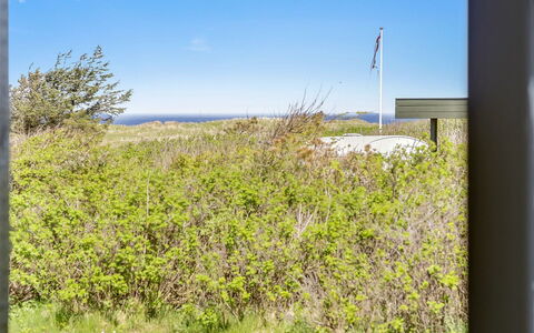 Myriam - 200M from the Sea: Blau, Himmel, Grün, Vegetation, Wiese, Ökoregion, Horizont, Pflanzengemeinschaft, Grundstueck, Einfach