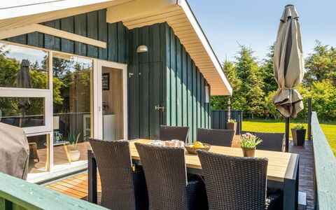 Seda - 600M from the Sea: Holz, Dach, Hütte, Blockhaus, Estate, Strahl, Holz, Veranda, Design, Hartholz