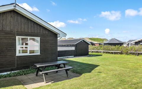 Evely - 300M from the Sea: Haus, Zuhause, Tür, Dach, Hütte, Estate, Garten, Schatten, Abstellgleis, Garten