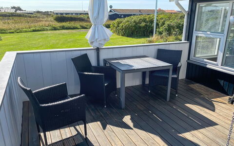 Laurits - 300M from the Sea: Schwimmbad, Gartenmöbel, Möbel, Resort, Flagstone, Eco Hotel, Schatten, Stuhl, Freizeit, Estate
