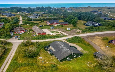 Aponi - 400M from the Sea: Landschaft, Haus, Dach, Grundstueck, Ländliches Gebiet, Hütte, Dorf, Vogelperspektive, Estate, Luftaufnahmen