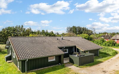 Aponi - 400M from the Sea
