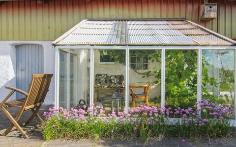 Fraþulf - 6Km from the Sea: Blume, Garten, Strauch, Blumentopf, Gartenbauten, Ground, Schatten, Frühling