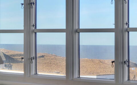 Nantje - 125M from the Sea: Meer, Glas, Sonnenlicht, Ozean, Daylighting, Küste, Schatten, Bucht