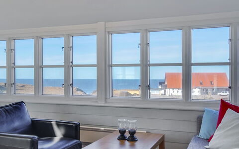 Nantje - 125M from the Sea: Fussboden, Interior Design, Meer, Glas, Zimmer, Decke, Daylighting, Ozean, Schatten, Hartholz