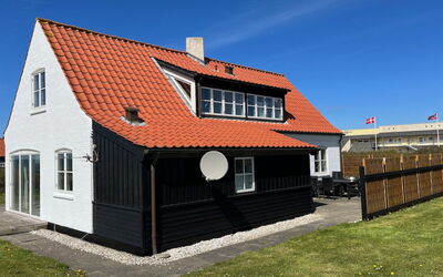 Nantje - 125M from the Sea