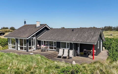 Lauri - 350M from the Sea: Dach, Haus, Wohngebiet, Zuhause, Estate, Hütte, Design