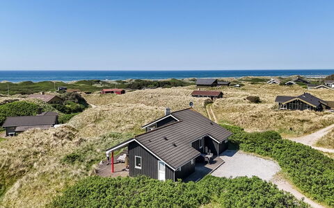 Lauri - 350M from the Sea: Dach, Haus, Wohngebiet, Zuhause, Estate, Hütte, Design