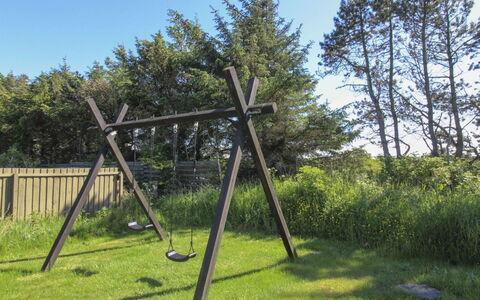 Eden - 800M from the Sea: Pflanzengemeinschaft, Sonnenlicht, Krautige Pflanze, Garten, Plantage, Landwirtschaft, Bauernhof