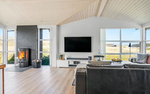 Ingela - 350M from the Sea: Flooring, Interior Design, Holz, Möbel, Fussboden, Decke, Holzboden, Couch, Wohnzimmer, Zuhause