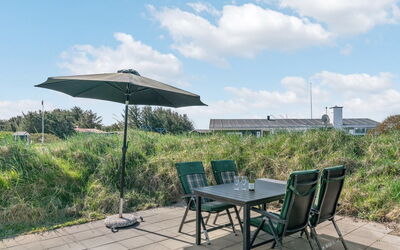 Bertil - 400M from the Sea
