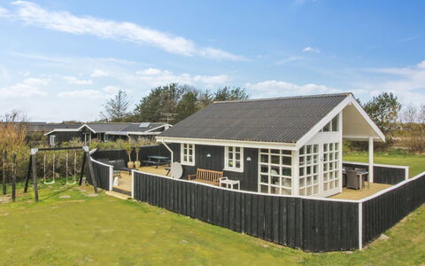 Bjari - 850M from the Sea: Decke, Flooring, Interior Design, Fussboden, Verbundwerkstoff, Möbel, Resort, Hotel, Design, Daylighting