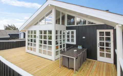 Bjari - 850M from the Sea: Decke, Flooring, Interior Design, Fussboden, Verbundwerkstoff, Möbel, Resort, Hotel, Design, Daylighting