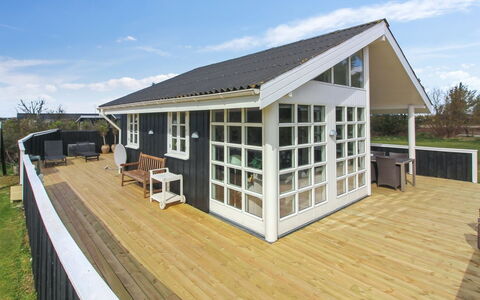 Bjari - 850M from the Sea: Decke, Flooring, Interior Design, Fussboden, Verbundwerkstoff, Möbel, Resort, Hotel, Design, Daylighting