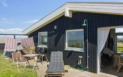 Anissa - 100M from the Sea