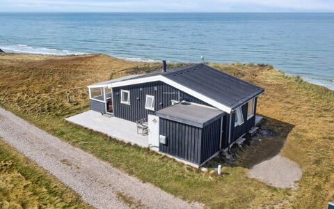Freydis - 92M from the Sea: Möbel, Interior Design, Stuhl, Flooring, Tabelle, Resort, Fussboden, Decke, Zimmer, Eco Hotel