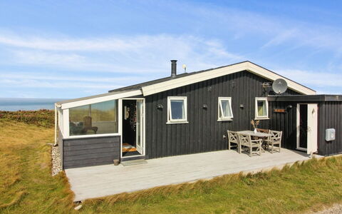 Freydis - 92M from the Sea: Möbel, Interior Design, Stuhl, Flooring, Tabelle, Resort, Fussboden, Decke, Zimmer, Eco Hotel