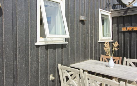 Freydis - 92M from the Sea: Möbel, Interior Design, Stuhl, Flooring, Tabelle, Resort, Fussboden, Decke, Zimmer, Eco Hotel