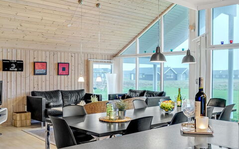 Mattis - 650M from the Sea: Decke, Interior Design, Zuhause, Möbel, Light Fixture, Küche & Esszimmer Tisch, Stuhl, Hütte, Wohnzimmer, Schatten