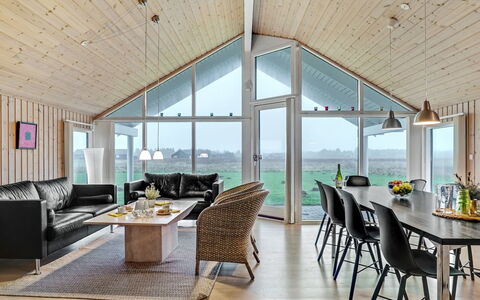 Mattis - 650M from the Sea: Zuhause, Decke, Dach, Hütte, Veranda, Abstellgleis, Küche & Esszimmer Tisch, Stuhl, Estate, Light Fixture