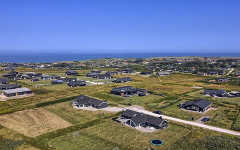 Mattis - 650M from the Sea: Wohngebiet, Landschaft, Grundstueck, Einfach, Vorort, Luftaufnahmen, Ozean, Küste, Feld, Vogelperspektive