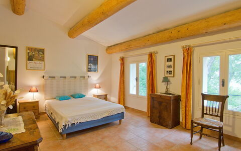 Les Cotes: Zimmer, Möbel, Eigentum, Schlafzimmer, Bett, Gebäude, Interior Design, Bettdecke, Bettrahmen, Haus