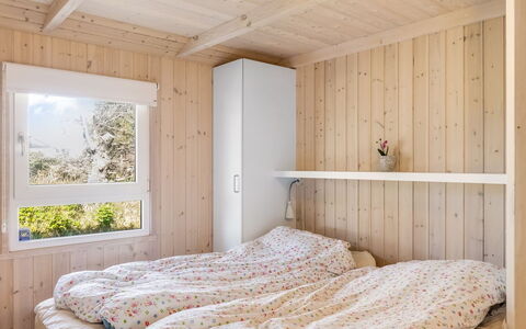 Söhnke - 400M from the Sea: Bett, Schlafzimmer, Wand, Holz, Interior Design, Bettdecke, Bedding, Möbel, Decke, Flooring