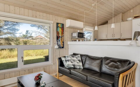 Söhnke - 400M from the Sea: Holz, Interior Design, Flooring, Zimmer, Fussboden, Decke, Zuhause, Wohnzimmer, Möbel, Hartholz