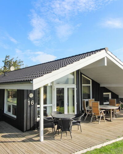 Söhnke - 400M from the Sea