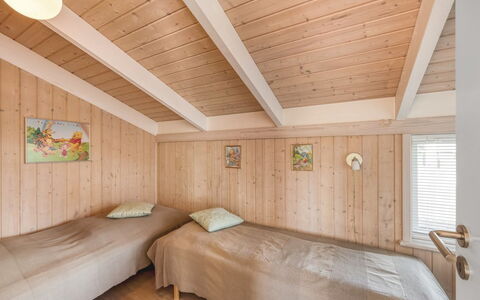Asol - 650M from the Sea: Fussboden, Holz, Flooring, Schlafzimmer, Interior Design, Decke, Bett, Möbel, Zimmer, Holzboden