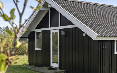 Aleksia - 1Km from the Sea: Hütte, Hinterhof, Garten, Gartenbauten, Schuppen, Abstellgleis, Gartenmöbel, Blockhaus, Outdoor Struktur, Hütte